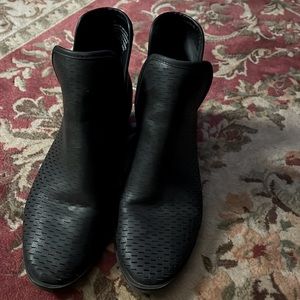 American Eagle Outfitters black booties